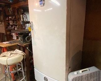 VINTAGE FREEZER