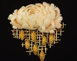 A Finely Carved Angel Skin Coral Chrysanthemum Brooch in Modernist Gold Frame 