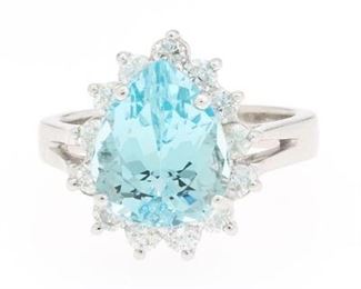 Ladies Aquamarine and Diamond Ring 