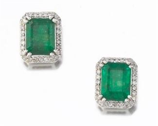 Ladies Emerald and Diamond Earrings 