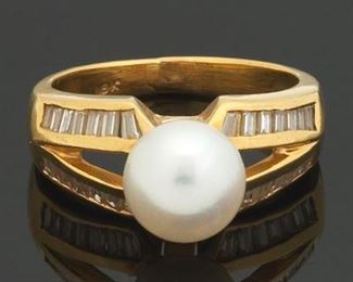 Ladies Gold, Pearl and Diamond Ring 