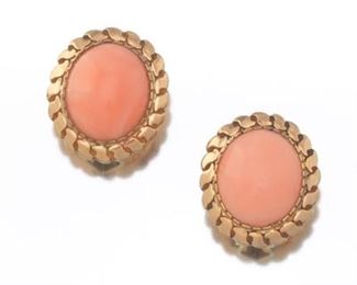 Ladies Retro Gold and Angel Skin Coral Pair of Ear Clips 