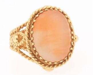 Ladies Vintage Gold and Peach Agate Ring 