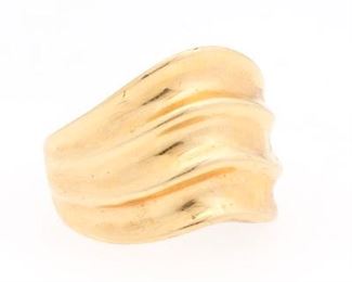 Ladies Vintage Gold Wave Ring 
