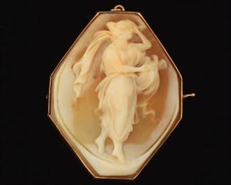 Unusual Shape Carved Shell Cameo 