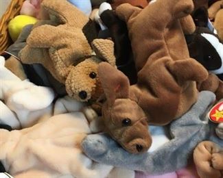 Lots and logs of Beanie babies. Kids love them.