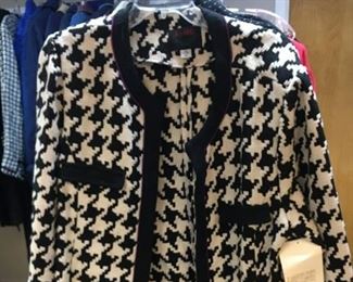 This houndstooth coat is so stylish.