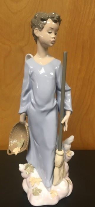 Lladro woman cleaning and sweeping
