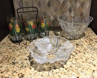 VINTAGE TULIIP GLASSES IN CARRIER AND BEAUTIFUL BOWLS