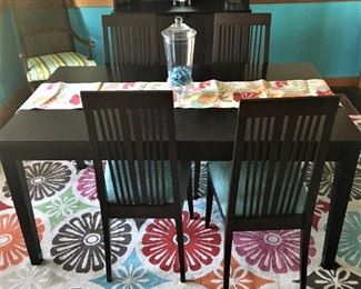 SWEET DINING SET AND VINTAGE RETRO TYPE RUG.
