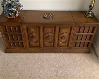 Mid Century Mod ZENITH Stereo system ! Asking $495 PRICE DROP !!!!!! Asking $150