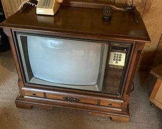 AWESOME Vintage TV - Works Great! Asking $75 retro working telephone - $25