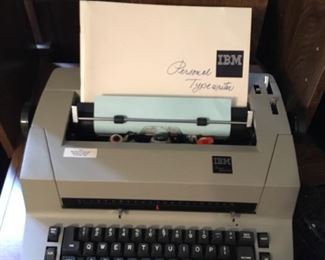 VINTAGE “IBM “ Personal Typewriter - Works Great ! $189