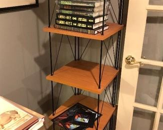 Cool modern bookshelf 