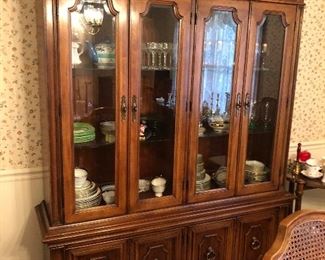 Nice China Cabinet