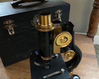 
Better picture of the microscope