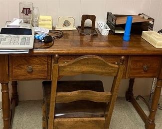 Desk with Chair, Office Supplies, Texas A&M Aggies Mug