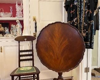 TILT TOP TABLE