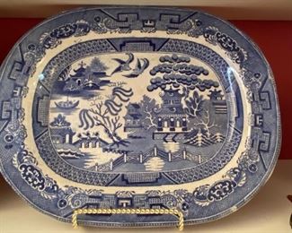 ASSORTED ENGLISH BLUE AND WHITE CHINA