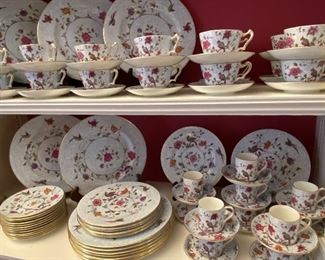 85 PIECES OF STAFFORDSHIRE "BIRD OF PARADISE" CHINA