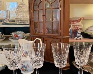 CRYSTAL STEMWARE AND MINI CABINET