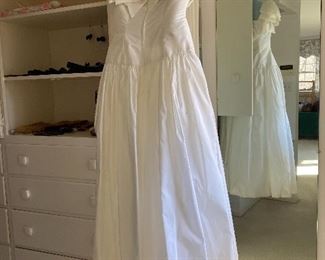 WEDDING DRESS