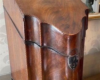PAIR OF KNIFE BOXES