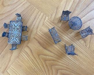 GROUP OF MINIATURE .800 SILVER DOLL HOUSE FURNITURE & STERLING ACCESSORIES