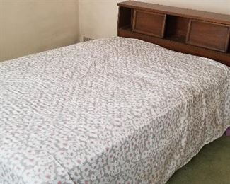 Full size Headboard and Footboard - Mid Century Style https://ctbids.com/#!/description/share/327917