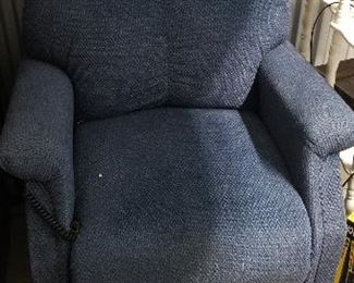 Pride Power Lift Recliner #1 https://ctbids.com/#!/description/share/327934