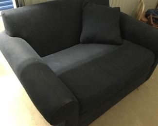 Loveseat Sofabed https://ctbids.com/#!/description/share/327939
