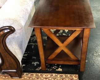 Pair (Set of 2) Matching Wooden End Tables 