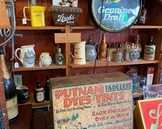 Putnam Dyes and Tints Store Display