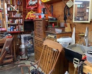 Tool chests, rocking chair, miscellaneous 