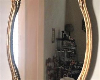 Oval decorative mirror