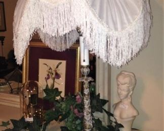 Victorian style lamp