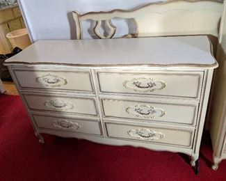 $75 White 6 drawer dresser