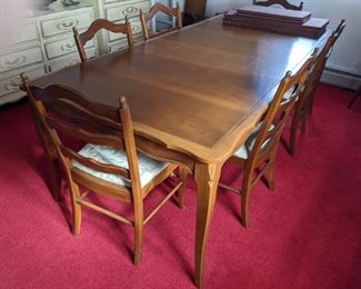 $200 Table and chairs