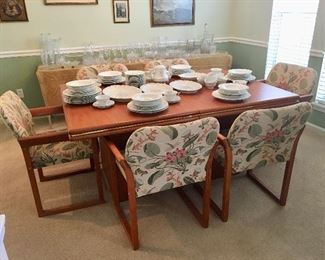 Dining Room Table - Six Chairs - Leaf - Pads 