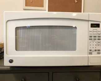 GE Microwave: fully functional, standard and pre-set modes.  With so many TVs, DVDs, DVD players, and Blu-Rays available at this sale why not grab a microwave? Use it exclusively for movie popcorn, the height of luxury. 
