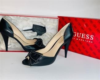 Guess "Syria" Pump with Bow - Size 7.5
