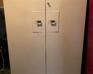 Metal cabinet