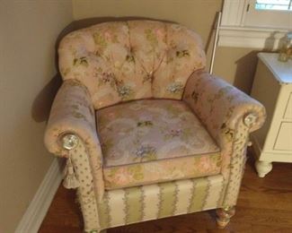 Mackenzie child's chair. Is not in excellent condition.
$75.00
