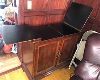 Dining serving buffet 