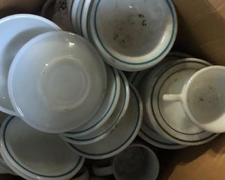 Vintage Corning ware dishes 