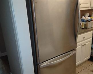 Whirlpool stainless refrigerator freezer