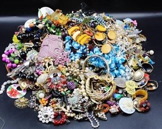 13+ LBS - Huge Lot of Broken or Missing Earring Pair Jewelry Lot - There is some nice stuff in here!