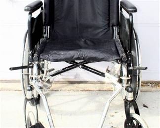 Invacare 9000 XDT Wheelchair with Detachable Swing-Away Foot Rests