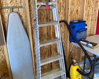 Aluminum folding ladder 6ft