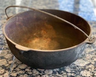 Cast Iron Round Bottom Pot